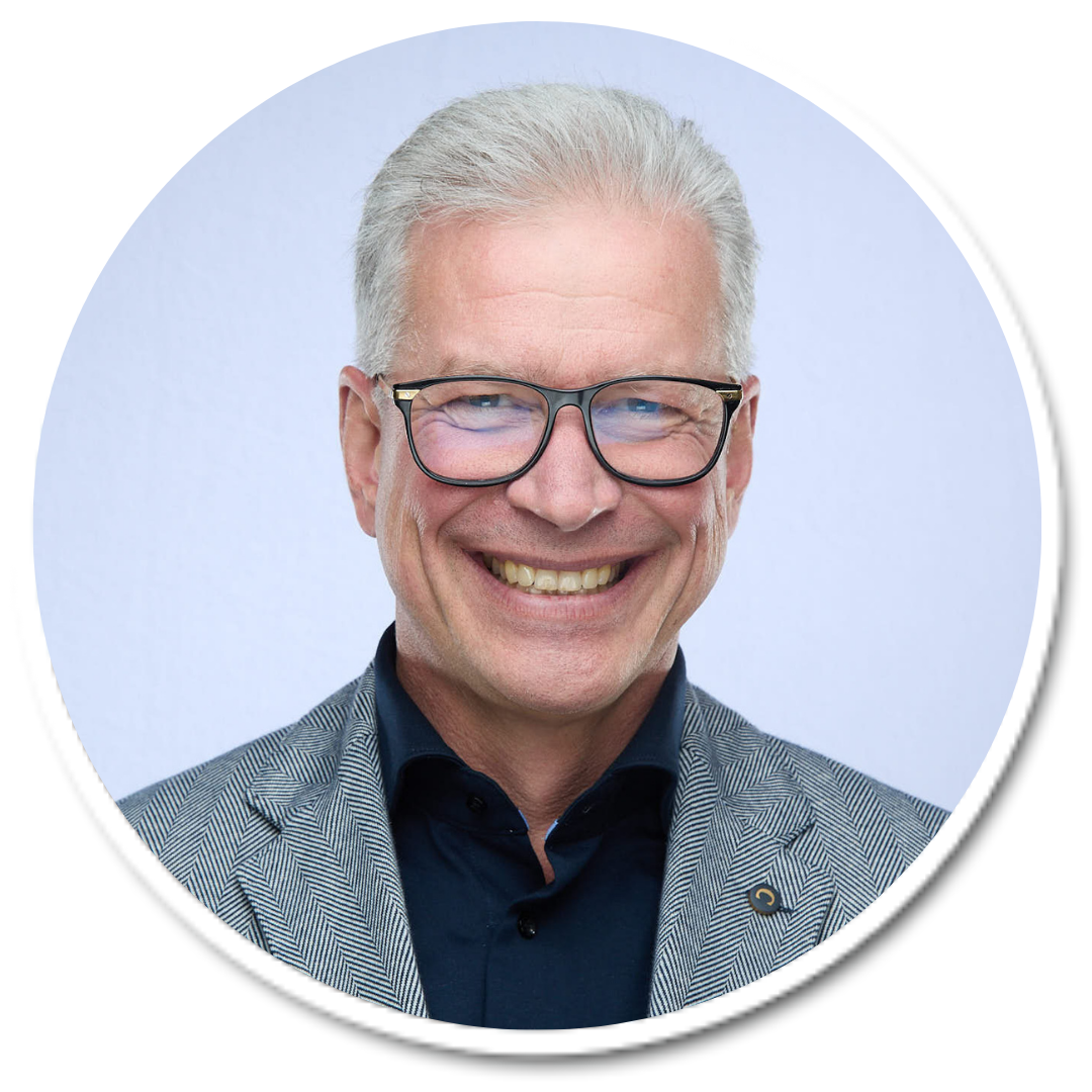 Dr. Remko van Hoek